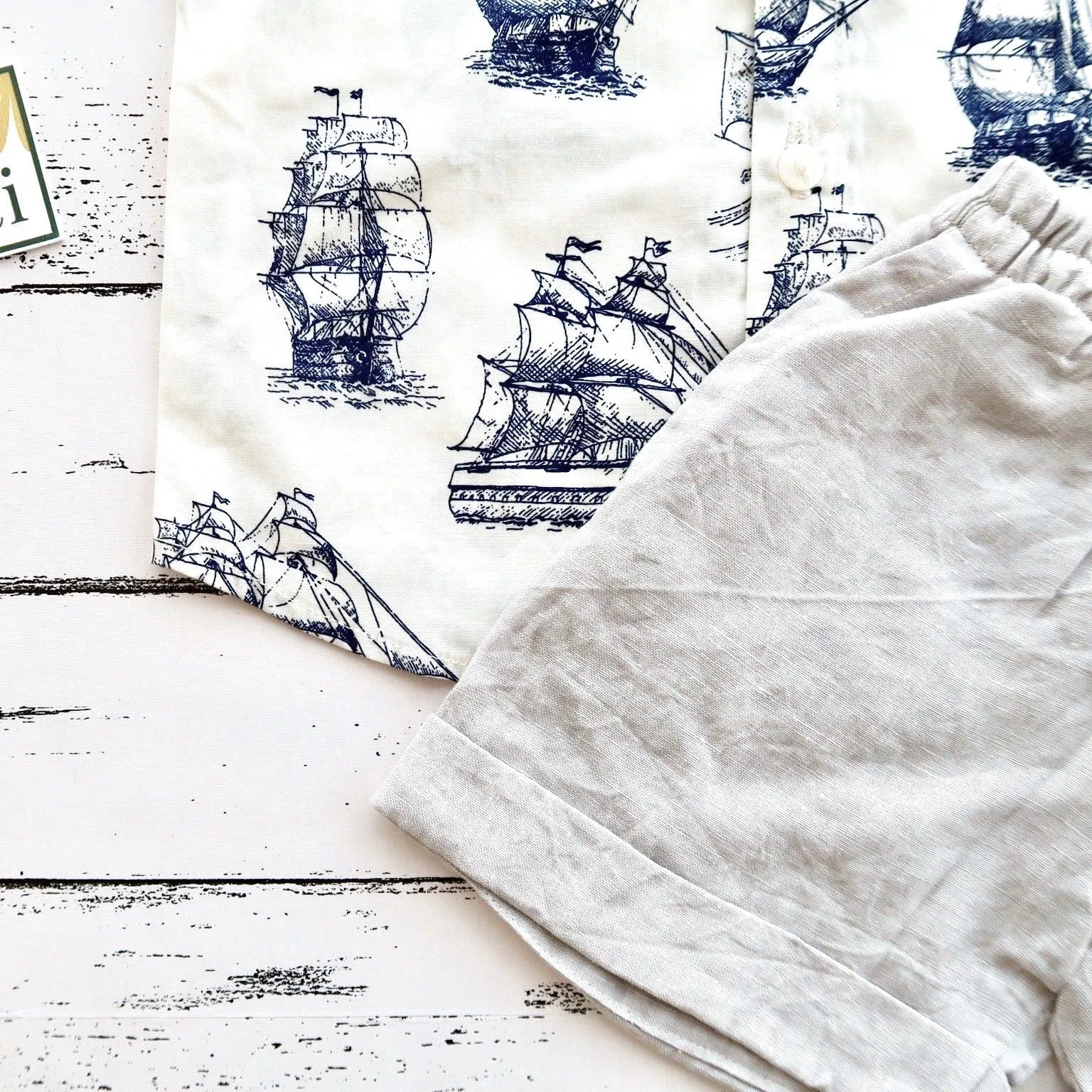 Cedar Top & Shorts in White Galleon and Gray Linen